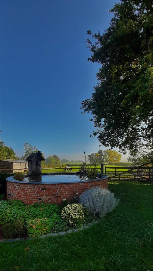 B & B Victors Hof, Met Zwemvijver In Landelijke Setting Lievegem Bagian luar foto